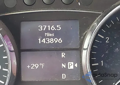 2010 Mercedes-Benz R 350 4Matic z USA, uszkodzony, nr VIN 4JGCB6FB2AA103558